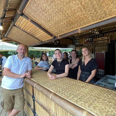 Tonneau Herbergement Insolite Au Camping Des Nieres Ebreuil Esterno foto