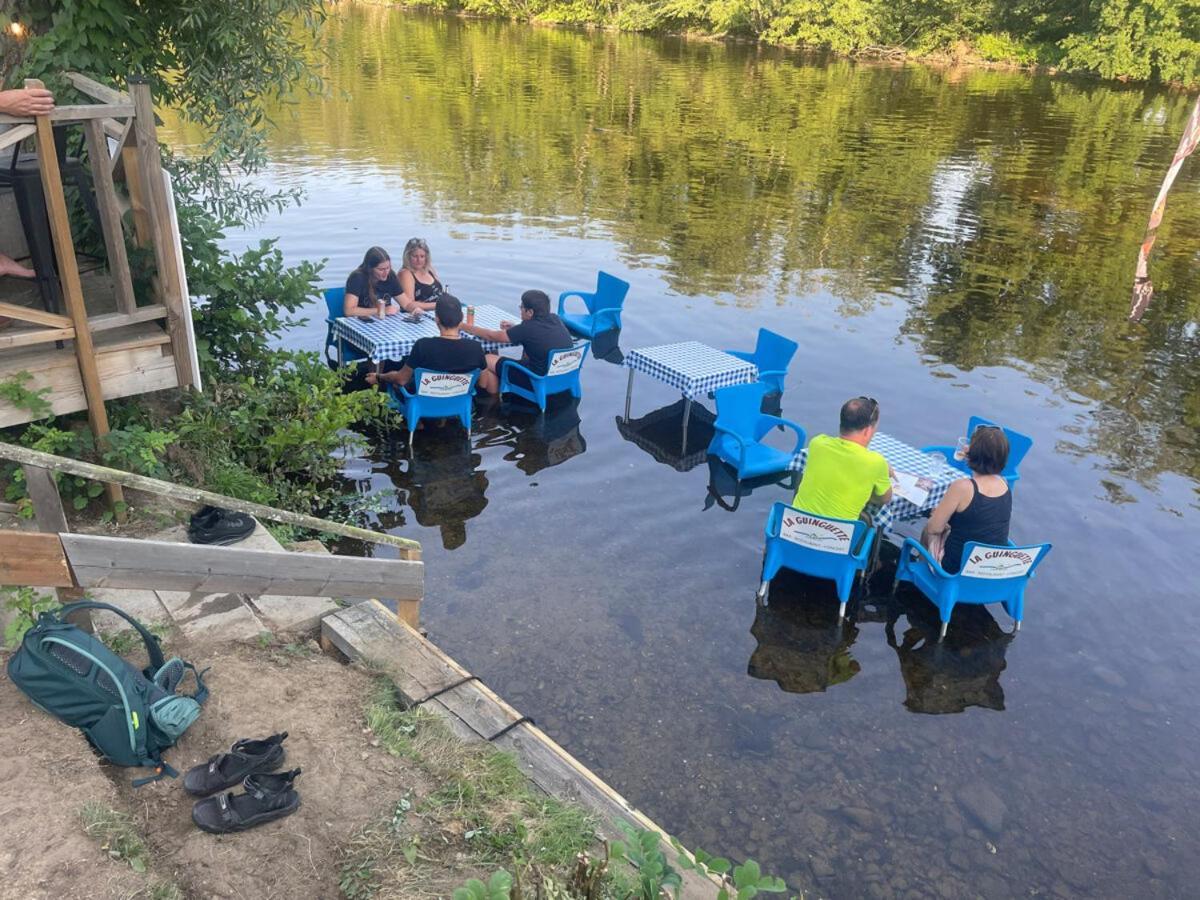 Tonneau Herbergement Insolite Au Camping Des Nieres Ebreuil Esterno foto